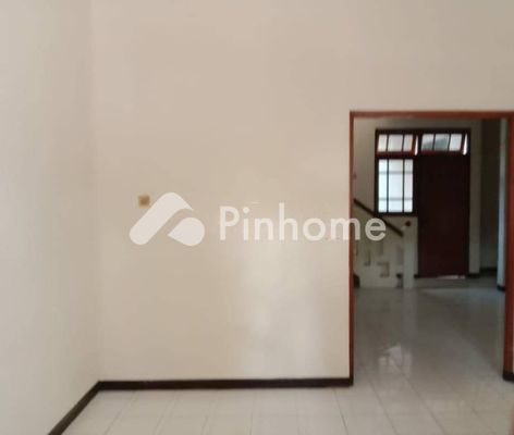 Sewa Rumah di Mulyorejo, Kota Surabaya, 5 KM, 7 KT, LT 165m², LB 206m² - 1