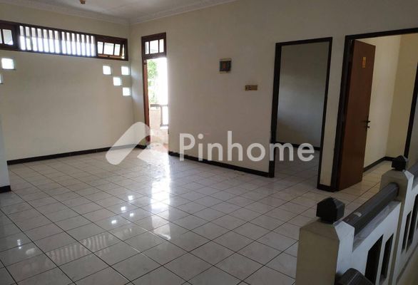 Sewa Rumah di Mulyorejo, Kota Surabaya, 5 KM, 7 KT, LT 165m², LB 206m² - 6