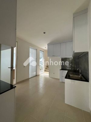 Rumah Dijual di Wiyung, Kota Surabaya, 4 KM, 4 KT, LT 424m², LB 500m² - 4