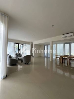 Rumah Dijual di Wiyung, Kota Surabaya, 4 KM, 4 KT, LT 424m², LB 500m² - 7