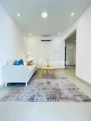 Rumah Dijual di Cinere, Kota Depok, 3 KM, 3 KT, LT 104m², LB 210m² - 3