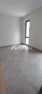 Sewa Rumah di Serpong, Kota Tangerang, 2 KM, 4 KT, LT 60m², LB 78m² - 9
