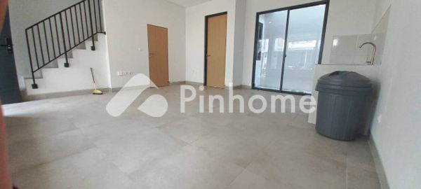 Sewa Rumah di Serpong, Kota Tangerang, 2 KM, 4 KT, LT 60m², LB 78m² - 11