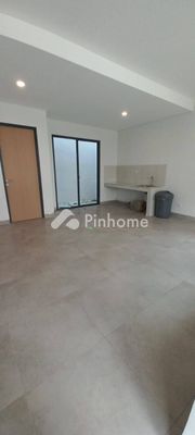 Sewa Rumah di Serpong, Kota Tangerang, 2 KM, 4 KT, LT 60m², LB 78m² - 12
