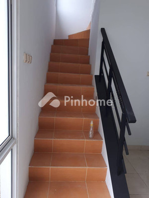 Rumah Dijual di Serpong, Kota Tangerang Selatan, 2 KM, 3 KT, LT 128m², LB 90m² - 4