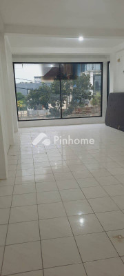 Ruko Dijual di Kembangan, Kota Jakarta Barat, 2 KM, LT 35m², LB 105m² - 3