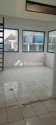 Ruko Dijual di Kembangan, Kota Jakarta Barat, 2 KM, LT 35m², LB 105m² - 7