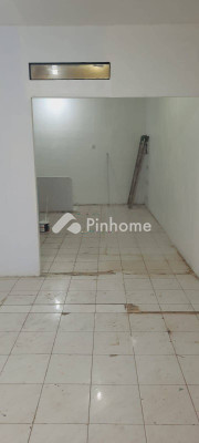 Ruko Dijual di Kembangan, Kota Jakarta Barat, 2 KM, LT 35m², LB 105m² - 9