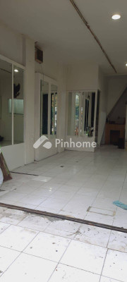 Ruko Dijual di Kembangan, Kota Jakarta Barat, 2 KM, LT 35m², LB 105m² - 11