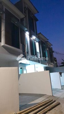 Rumah Dijual di Cempaka Putih, Kota Jakarta Pusat, 3 KM, 3 KT, LT 44m², LB 72m²
