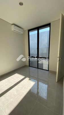 Rumah Dijual di Sambikerep, Kota Surabaya, 4 KM, 5 KT, LT 126m², LB 127m² - 6