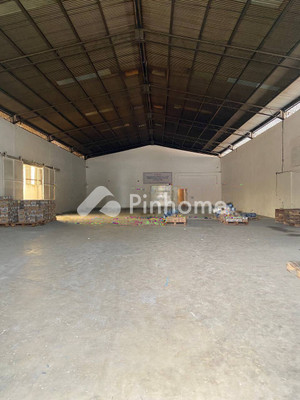 Gudang Dijual di Karangpilang, Kota Surabaya, 1 KM, LT 2437m², LB 1500m² - 5