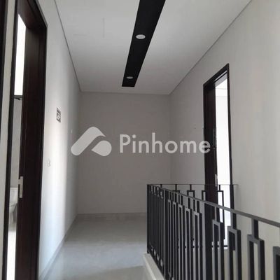 Rumah Dijual di Sambikerep, Kota Surabaya, 5 KM, 5 KT, LT 210m², LB 340m² - 2