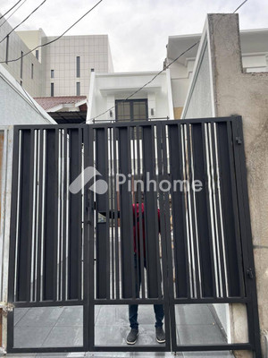 Rumah Dijual di Kebon Jeruk, Kota Jakarta Barat, 3 KM, 2 KT, LT 78m², LB 90m² - 1