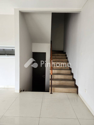 Rumah Dijual di Penjaringan, Kota Jakarta Utara, 3 KM, 4 KT, LT 250m², LB 550m² - 11