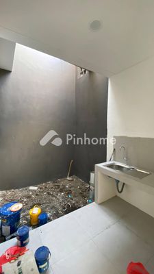 Rumah Dijual di Mulyorejo, Kota Surabaya, 3 KM, 3 KT, LT 75m², LB 75m² - 3