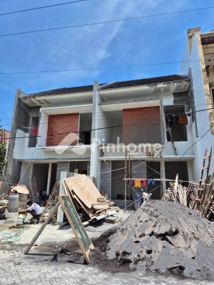 Rumah Dijual di Genteng, Kota Surabaya, 4 KM, 5 KT, LT 120m², LB 180m²