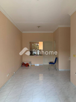 Rumah Dijual di Tangerang, Kota Tangerang, 2 KM, 2 KT, LT 102m², LB 90m² - 2