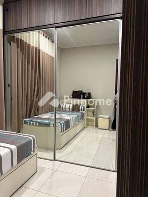 Rumah Dijual di Serpong, Kota Tangerang, 3 KM, 4 KT, LT 200m², LB 210m² - 2