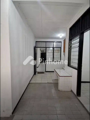 Sewa Rumah di Tangerang, Kota Tangerang, 2 KM, 4 KT, LT 126m², LB 75m² - 11
