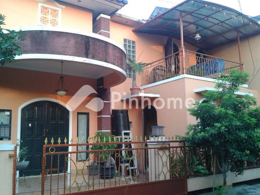 Rumah Dijual di Pamulang, Kota Tangerang Selatan, 4 KM, 5 KT, LT 200m², LB 230m² - 2