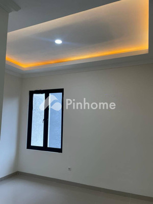 Rumah Dijual di Kebon Jeruk, Kota Jakarta Barat, 3 KM, 2 KT, LT 78m², LB 90m² - 13