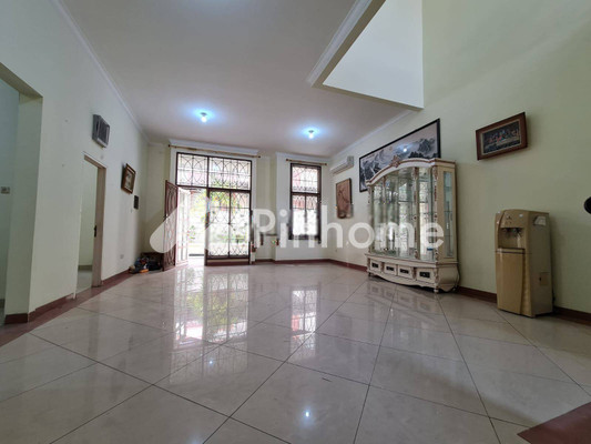 Rumah Dijual di Penjaringan, Kota Jakarta Utara, 3 KM, 4 KT, LT 230m², LB 260m²