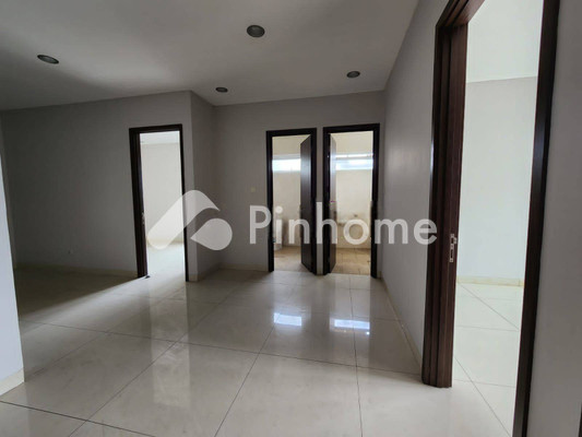 Rumah Dijual di Penjaringan, Kota Jakarta Utara, 3 KM, 4 KT, LT 250m², LB 550m² - 6