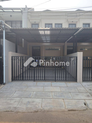 Rumah Dijual di Serpong Utara, Kota Tangerang Selatan, 3 KM, 2 KT, LT 100m², LB 124m²