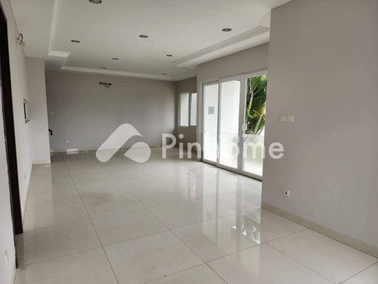 Rumah Dijual di Penjaringan, Kota Jakarta Utara, 3 KM, 4 KT, LT 250m², LB 550m² - 10