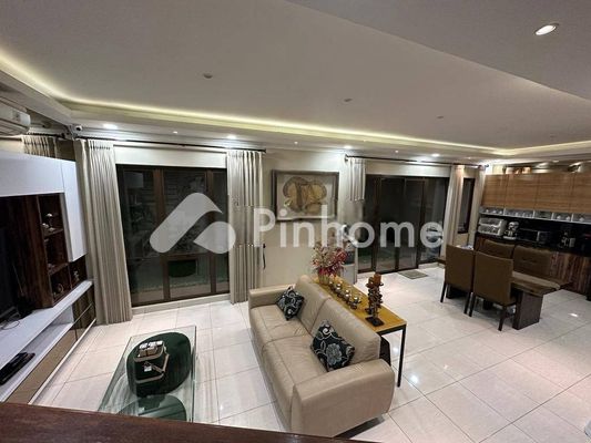 Rumah Dijual di Serpong, Kota Tangerang, 3 KM, 4 KT, LT 200m², LB 210m² - 4
