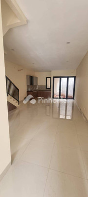 Rumah Dijual di Karang Tengah, Kota Tangerang Selatan, 3 KM, 3 KT, LT 100m², LB 150m² - 7