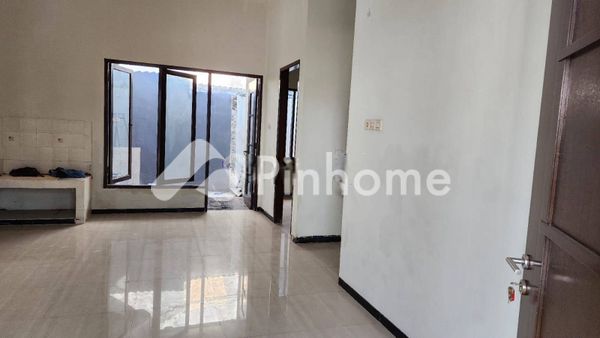 Rumah Dijual di Kenjeran, Kota Surabaya, 2 KM, 4 KT, LT 180m², LB 130m² - 2