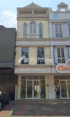 Sewa Ruko di Tangerang, Kota Tangerang, 3 KM, LT 86m², LB 220m²