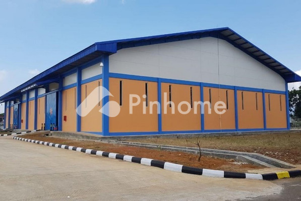 Gudang Dijual di Sumur Bandung, Kota Bandung, 2 KM, LT 123450m², LB 123000m²