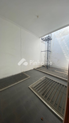 Rumah Dijual di Semarang Utara, Kota Semarang, 3 KM, 5 KT, LT 310m², LB 300m² - 3