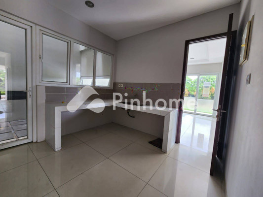 Rumah Dijual di Penjaringan, Kota Jakarta Utara, 3 KM, 4 KT, LT 250m², LB 550m² - 9
