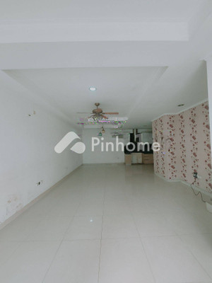 Rumah Dijual di Cengkareng, Kota Jakarta Barat, 2 KM, 3 KT, LT 93m², LB 160m² - 1