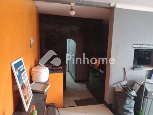 Ruko Dijual di Cimahi, Kab. Kuningan, 2 KM, LB 1231231m² - 10