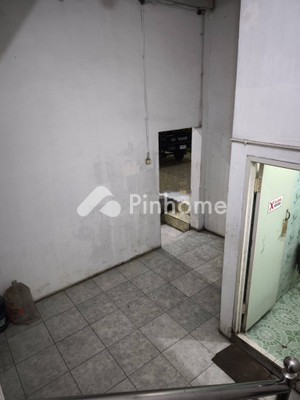 Ruko Dijual di Driyorejo, Kab. Gresik, LT 200m², LB 320m² - 1