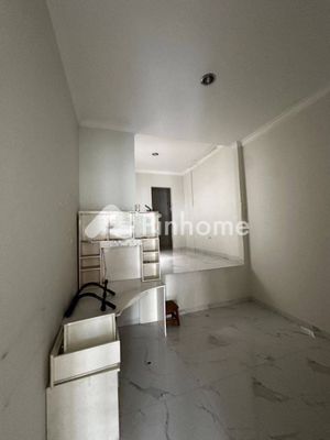 Rumah Dijual di Penjaringan, Kota Jakarta Utara, 2 KM, 3 KT, LT 200m², LB 300m² - 5