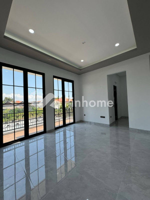 Rumah Dijual di Sambikerep, Kota Surabaya, 6 KM, 5 KT, LT 153m², LB 153m² - 4