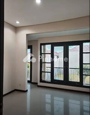 Rumah Dijual di Gubeng, Kota Surabaya, 5 KM, 5 KT, LT 198m², LB 250m² - 7
