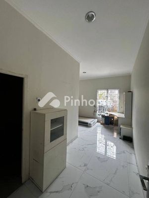 Rumah Dijual di Penjaringan, Kota Jakarta Utara, 2 KM, 3 KT, LT 200m², LB 300m² - 2