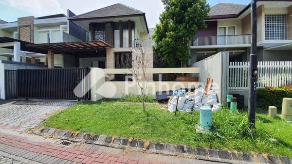 Rumah Dijual di Wiyung, Kota Surabaya, 5 KM, 5 KT, LT 337m², LB 375m² - 5