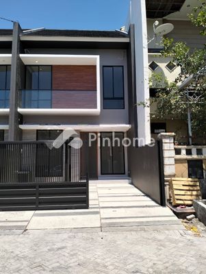 Rumah Dijual di Gubeng, Kota Surabaya, 4 KM, 5 KT, LT 120m², LB 180m²