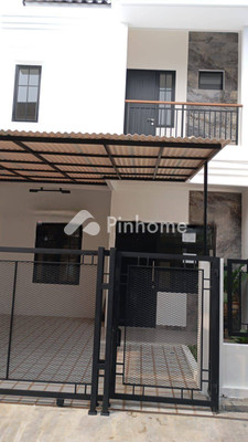 Rumah Dijual di Tangerang, Kota Tangerang, 3 KM, 3 KT, LT 72m², LB 90m²