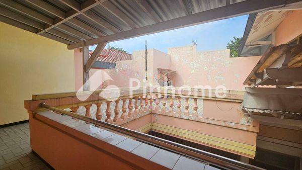 Rumah Dijual di Gubeng, Kota Surabaya, 4 KM, 6 KT, LT 300m², LB 300m² - 4