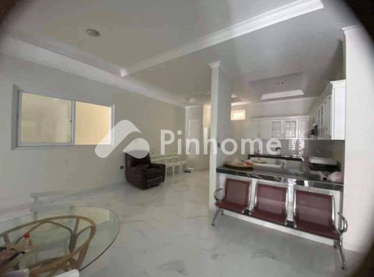 Rumah Dijual di Penjaringan, Kota Jakarta Utara, 2 KM, 3 KT, LT 200m², LB 300m² - 1