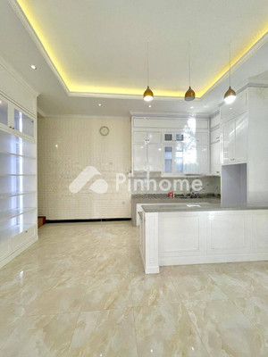 Rumah Dijual di Waru, Kab. Sidoarjo, 5 KM, 6 KT, LT 150m², LB 430m² - 5